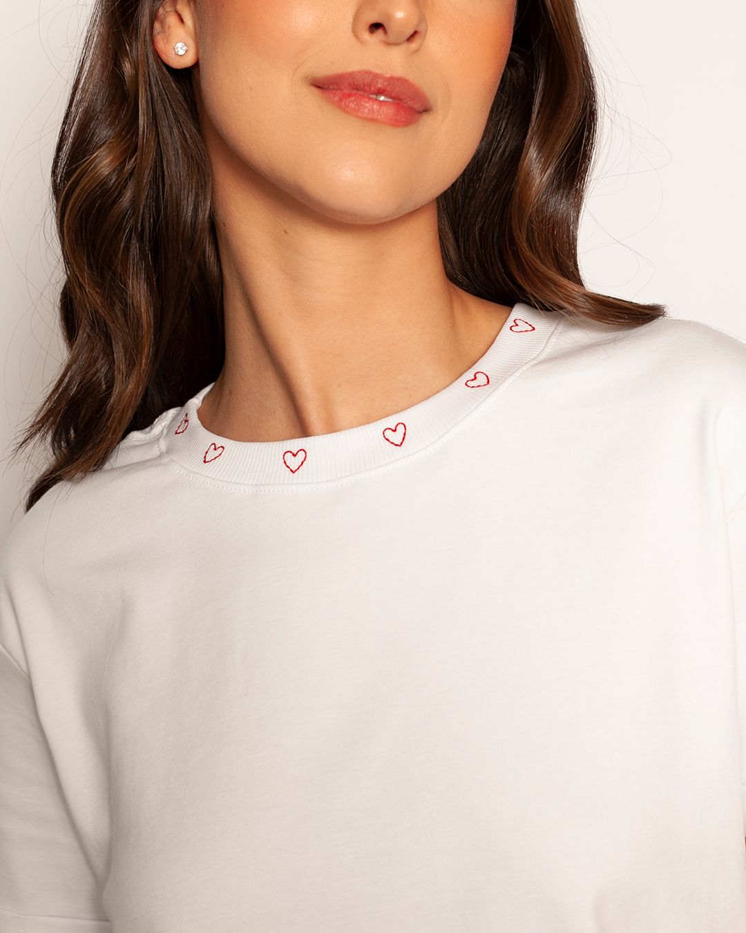 Camiseta Corazones Cuello