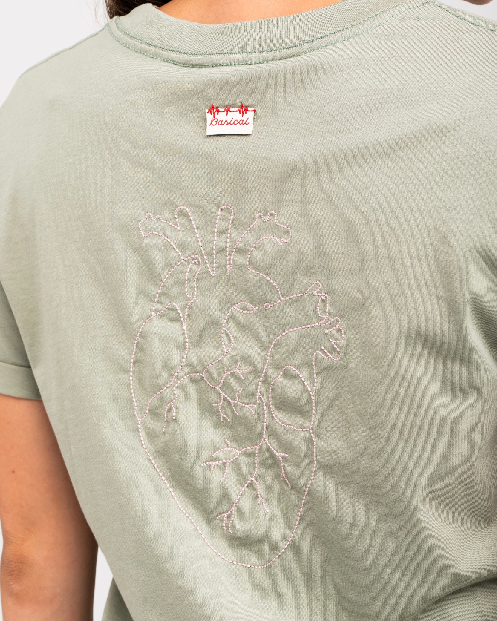 Camiseta Corazón Bordado Verde