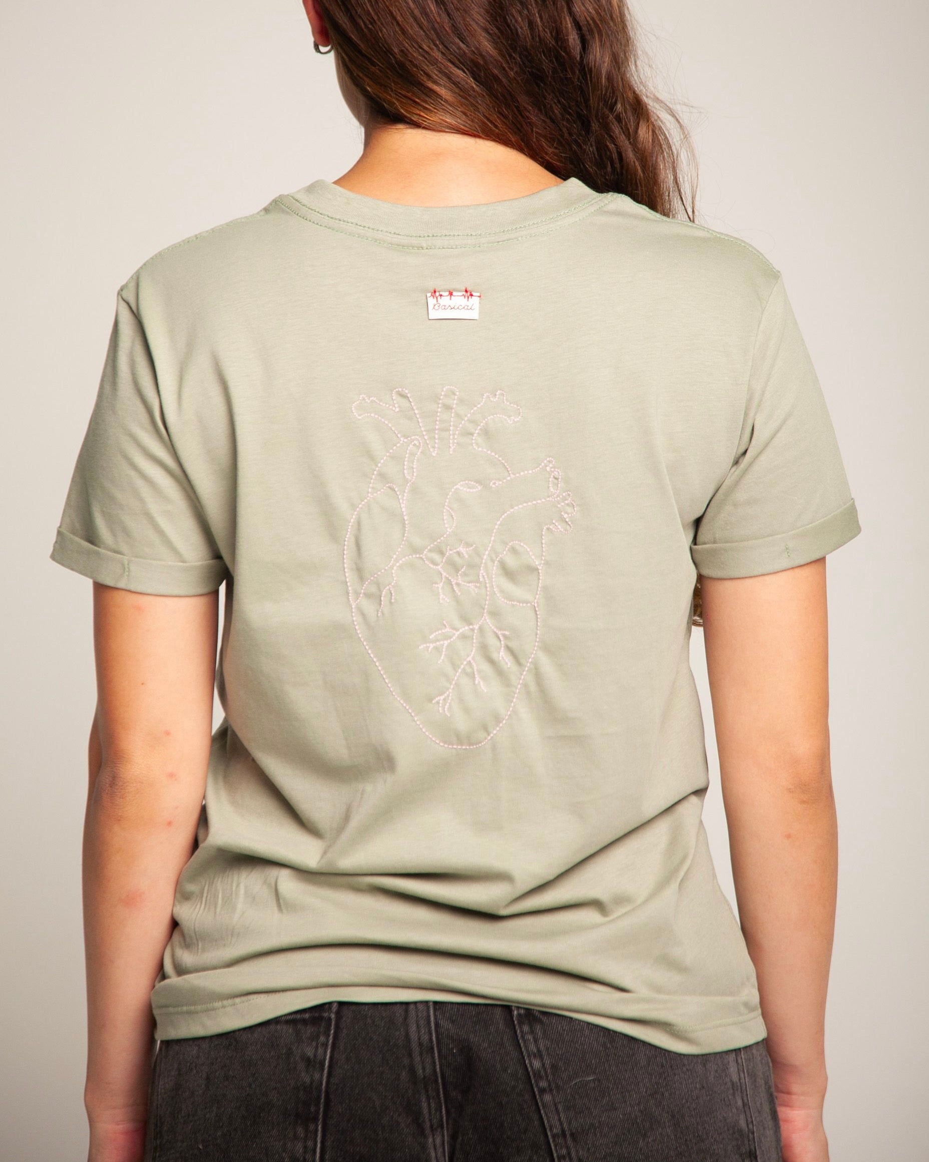 Camiseta Corazón Bordado Verde
