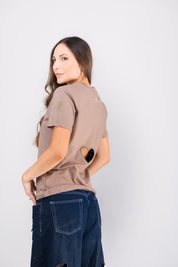 Camiseta Corazón Atrás Café