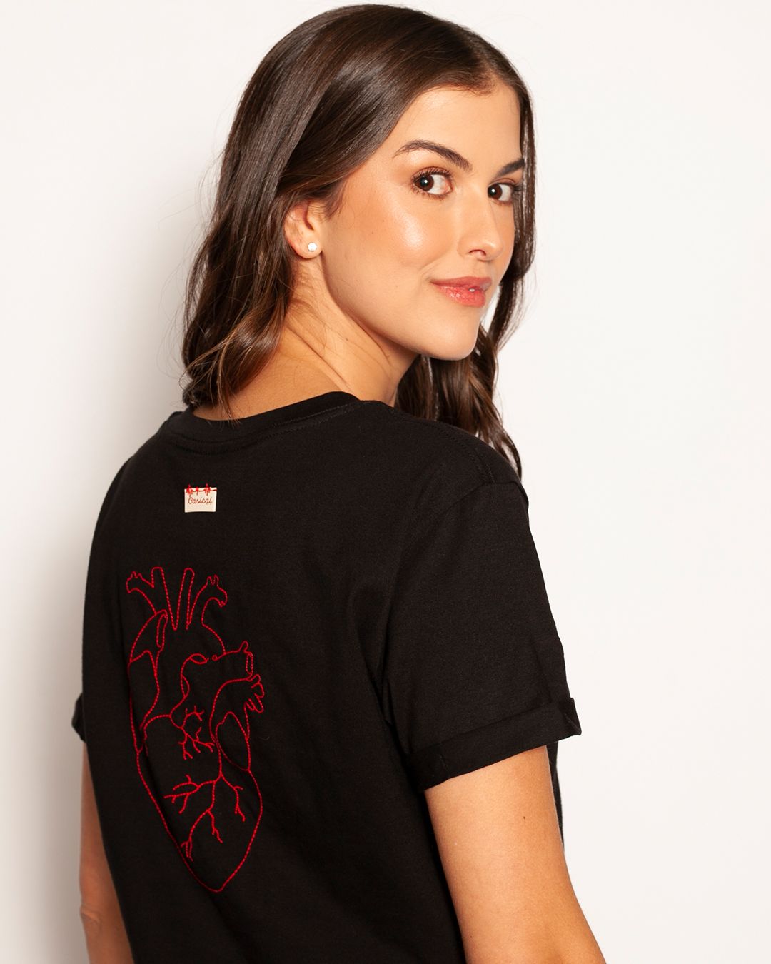 Camiseta Corazón Bordado Negro